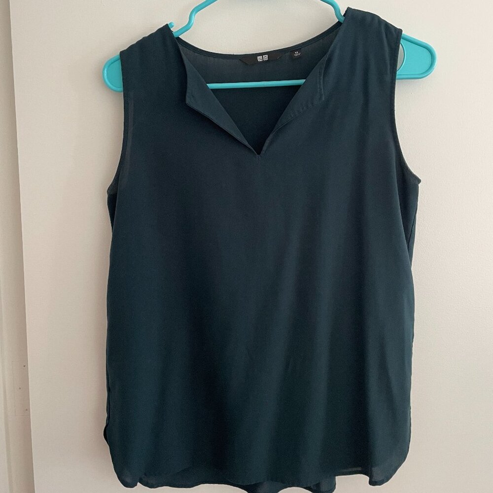 Uniqlo Dark Green womens Vneck tank top size XS